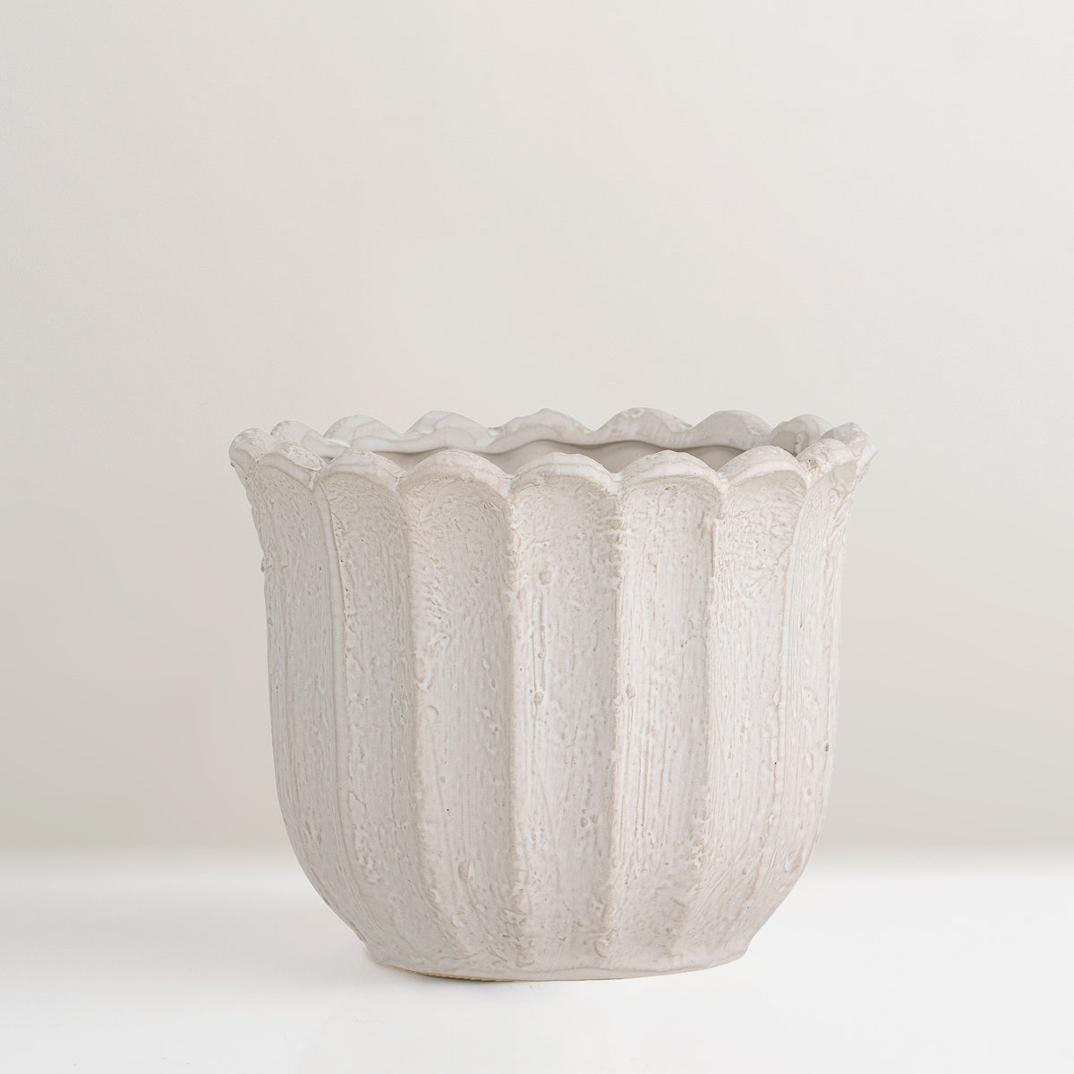 Chaca white stoneware plant pot