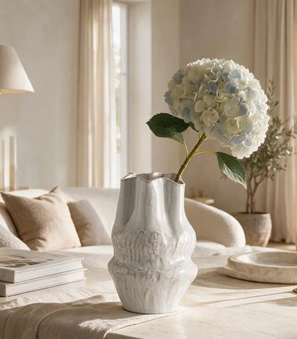 Elowen Textured Porcelain Vase – White Sculptural Ribbed Vessel 21.8 cm / 8.58 in