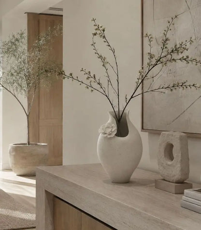 Lacrima Fiore Handcrafted Ceramic Vase – Sculptural Organic Form in Textured Cream 30 cm