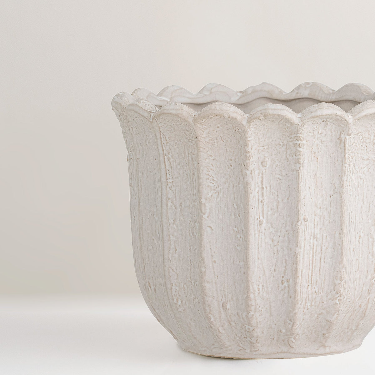 Chaca white stoneware plant pot