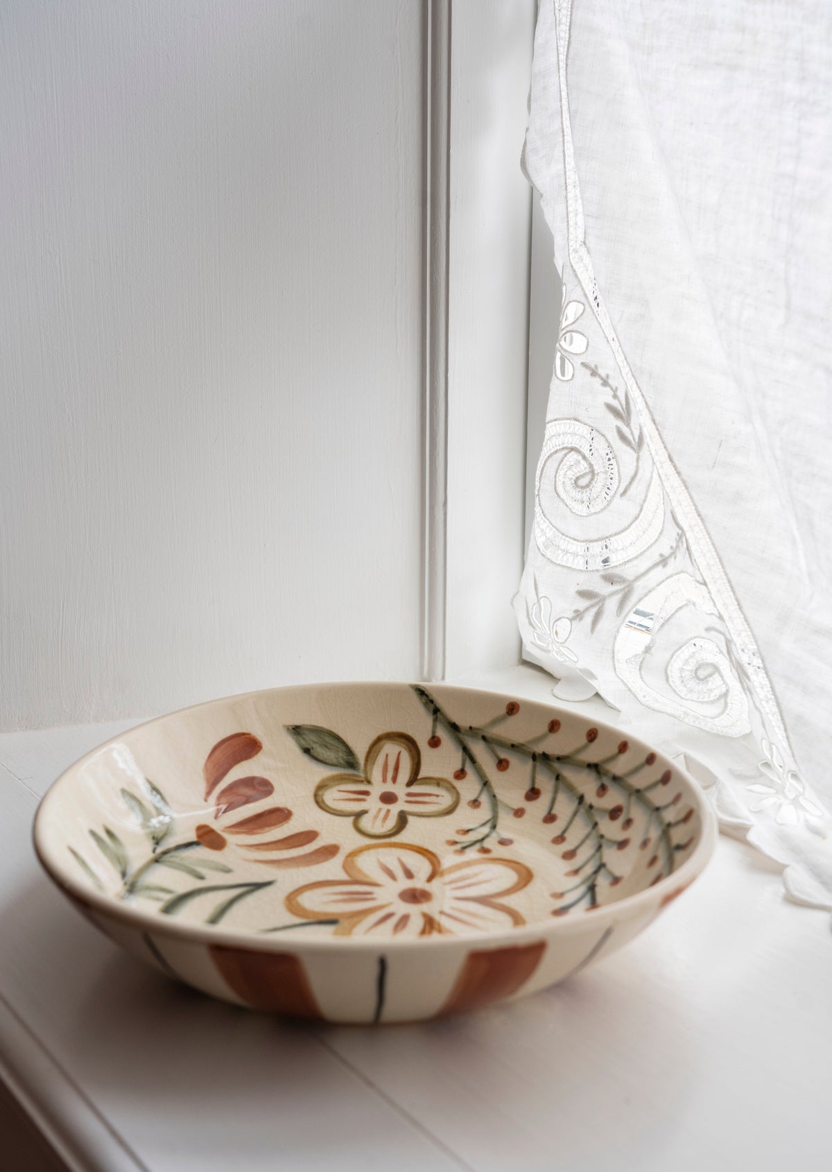 Alinne handpainted Stoneware Bowl